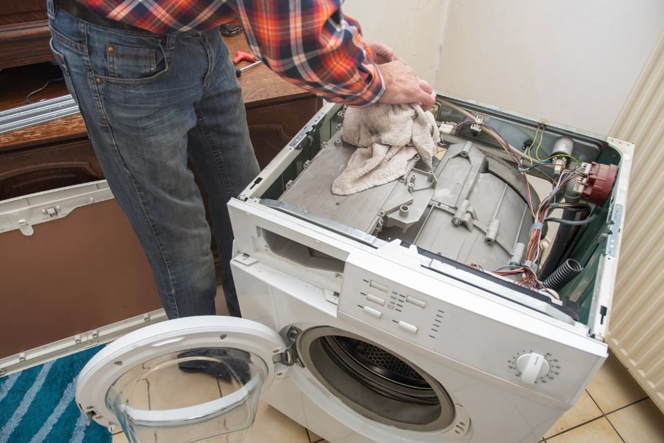 Sửa cửa động cơ và lỗi an toàn điện máy giặt